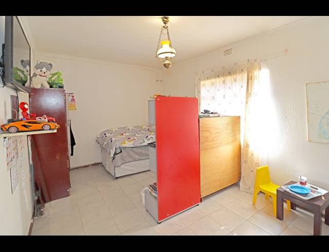 5 BEDROOM HOUSE FOR SALE IN ORANGE GROVE